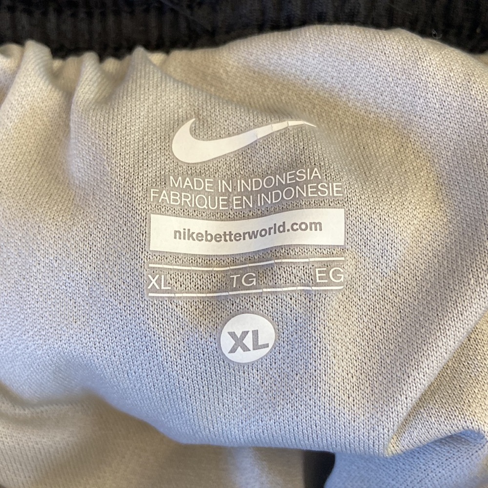 Nike youth gym shorts - Picture 3 of 4